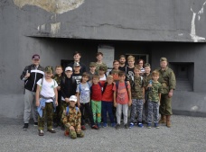 Bratři v boji – letní edukační aktivity v Národním památníku II. světové války