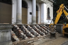 Historická výstavní budova - vstupní schodiště